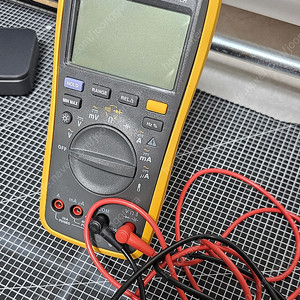 fluke 17b+ 디지털 멀티미터