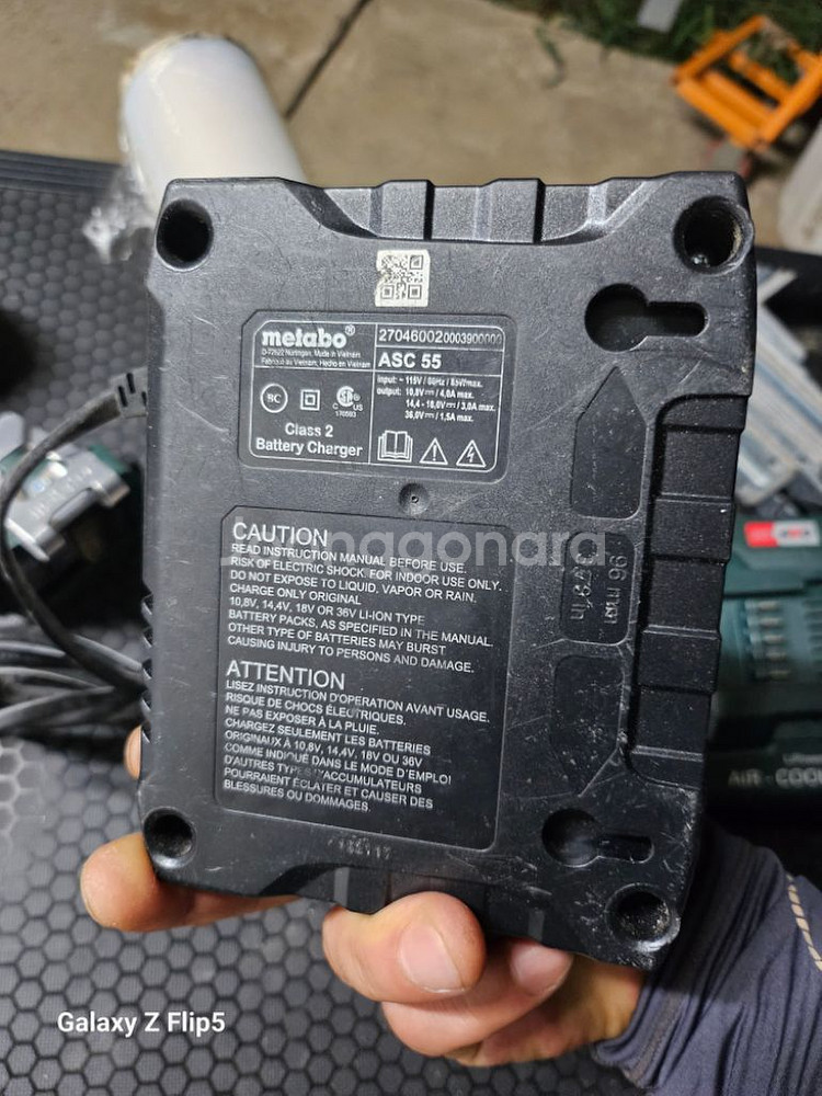 메타보 임펙렌치 SSW18LTX300BL 충전기팝니다--5