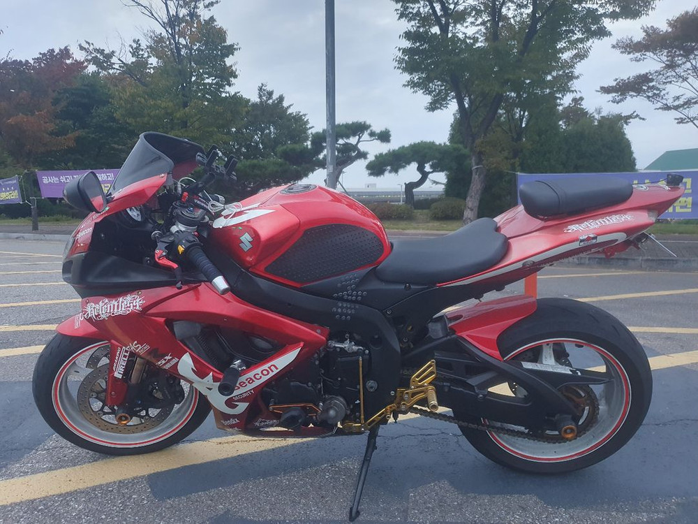 스즈키gsx-r750 이미지