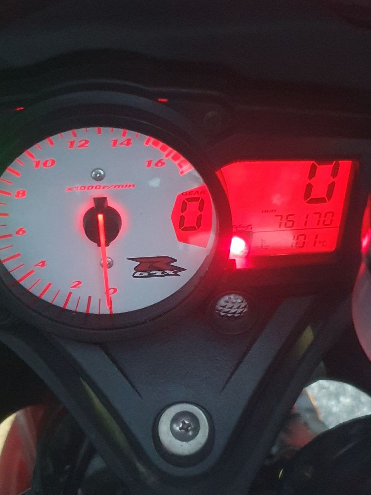 스즈키gsx-r750 이미지