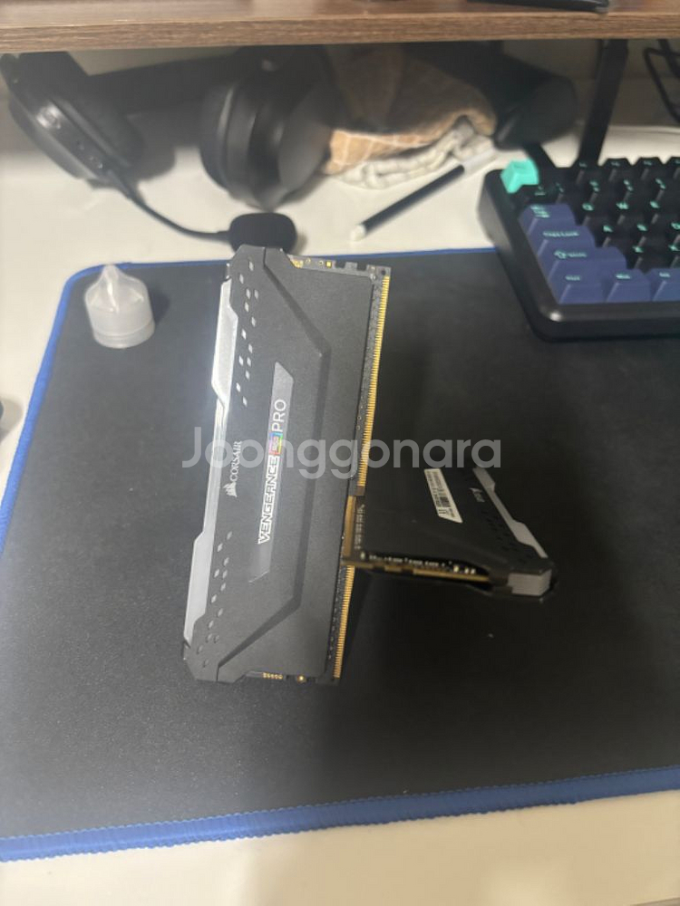 커세어 벤젠스프로 RGB 3200 8gb 2장--2