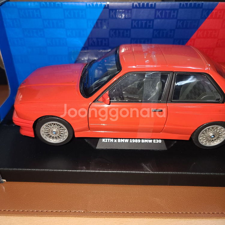 KITH X BMW M3 E30 다이캐스트 레플리카--1