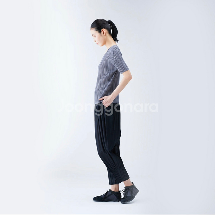 플리츠플리즈 이세이미야케 베이직 플러피 바지 블랙--2