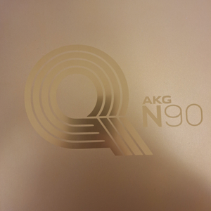 AKG N90Q