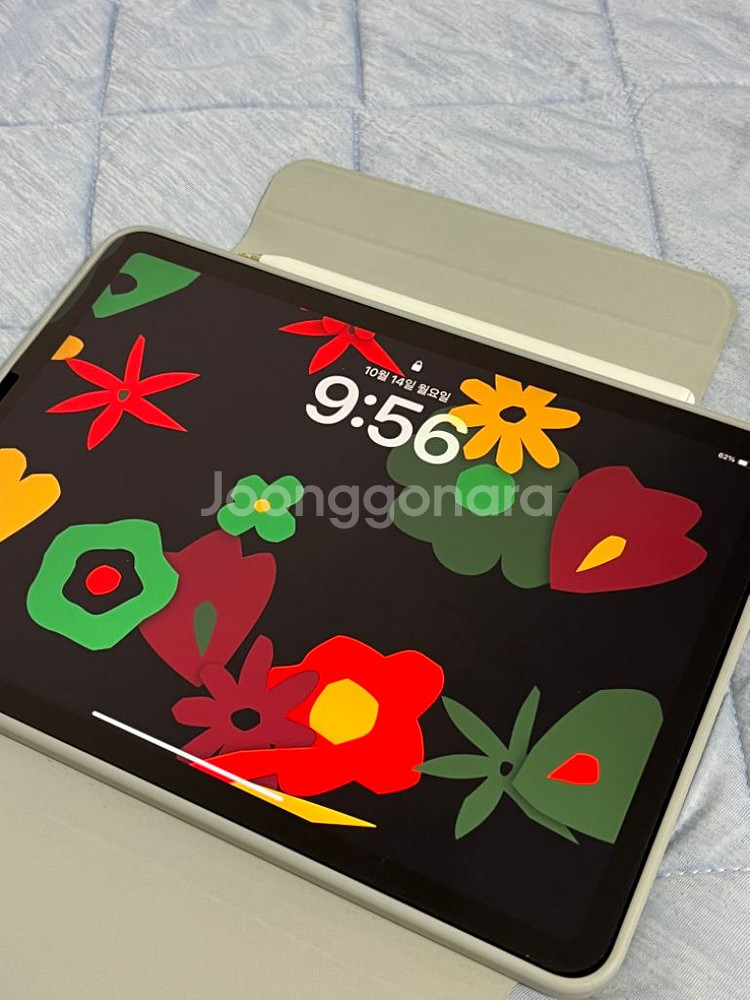 아이패드에어5 스타라이트 64GB wifi 판매합니다--2
