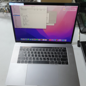 맥북프로 2019 15인치 i7 9750,싸이클 215