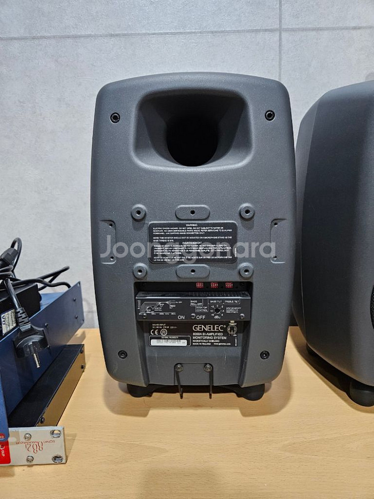 genelec 8050a--1