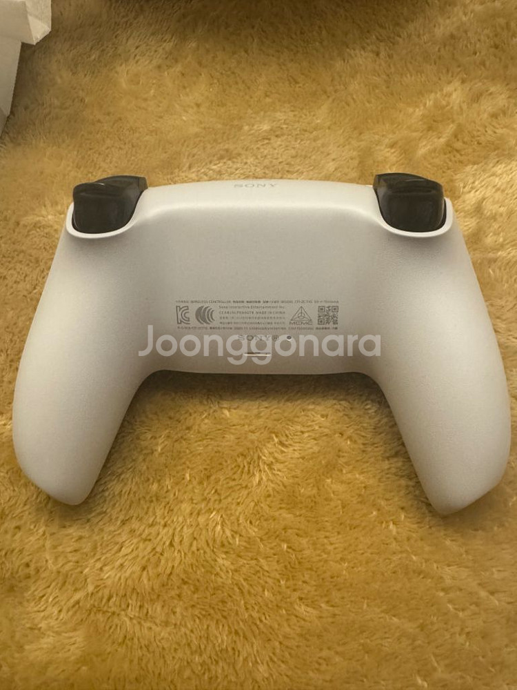 PS5패드 듀얼센스 화이트 박스풀 4만 판매 합니다--3