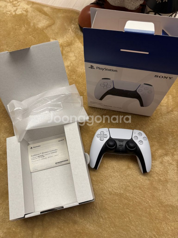 PS5패드 듀얼센스 화이트 박스풀 4만 판매 합니다--1