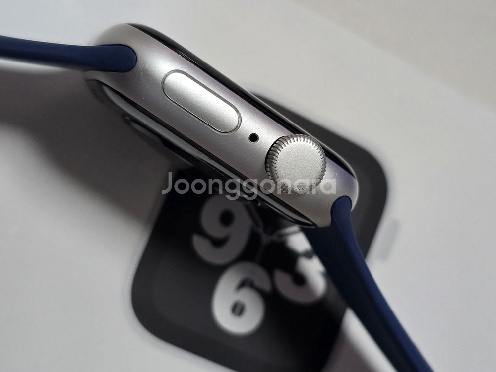 애플워치SE 40mm 실버 알루미늄 판매합니다--4
