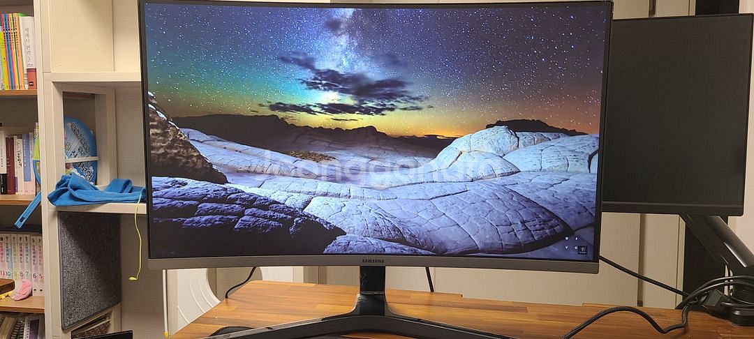 삼성 27인치 커브드 LED 모니터--1