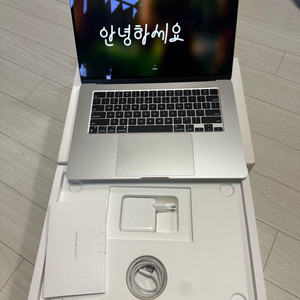 맥북 에어 M3 15인치 16gb 512ssd 실버