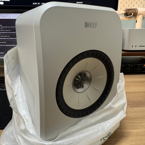 [신동급] KEF LSX2 LT 화이트 + 데스크 스탠