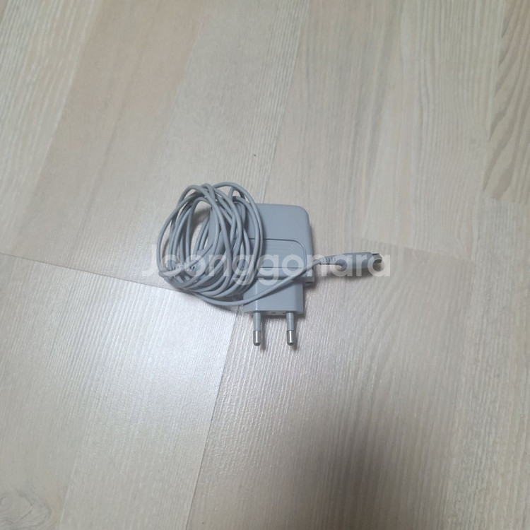 닌텐도 3ds + 충전기 + 칩 + 케이스--4