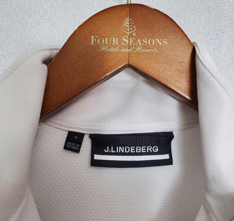 제이린드버그 여성S 반집업 모크넥--4