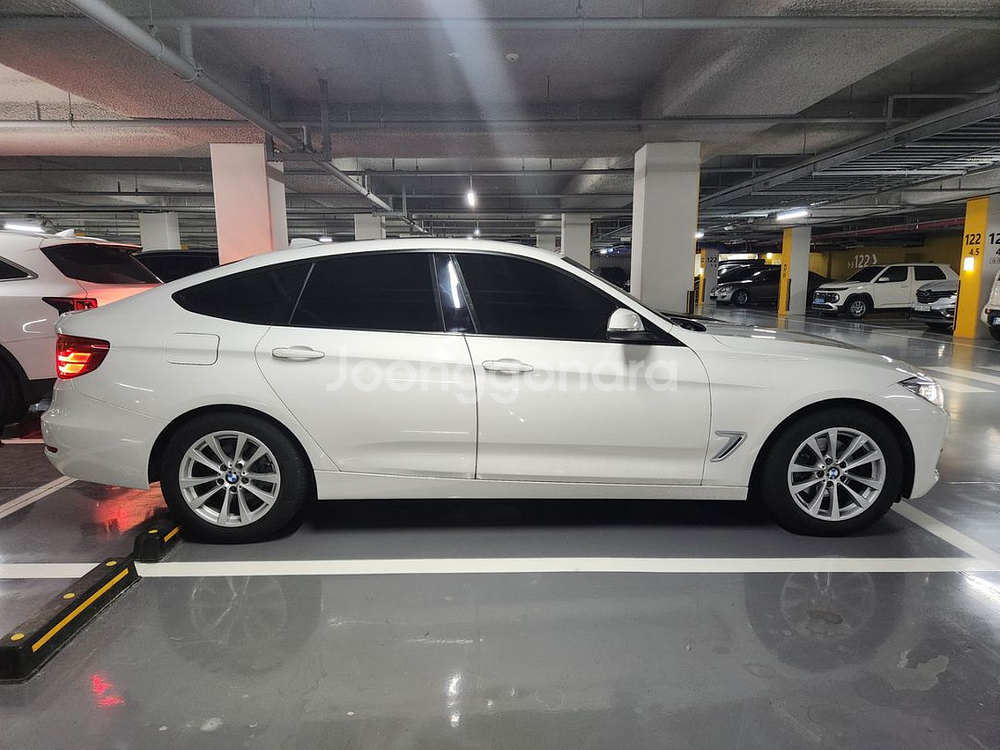 BMW 320d GT--2