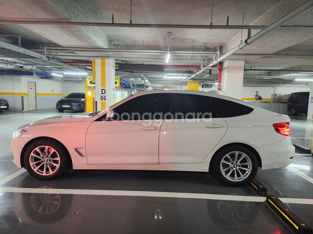 BMW 320d GT--1