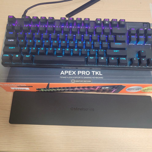 Apex pro tkl 팝니다(마샬2 헤드폰 증정)