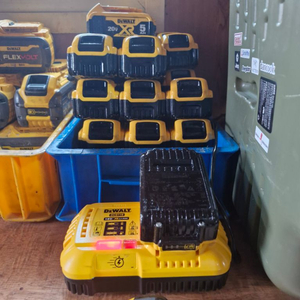 디월트배터리.상태최상.최고의배터리