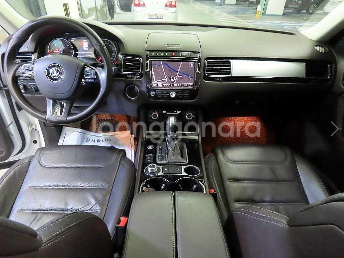 @16년식 더 뉴투아렉(2세대F/L) 3.0 V6 T--9