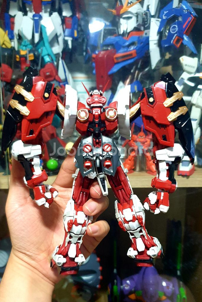 MG 하이레졸루션 건담 레드프레임 파워드레드 가조립--3