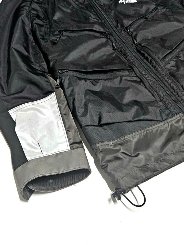 준야와타나베x노스페이스 카리모어 백팩 자켓 슈프림 언더 이미지