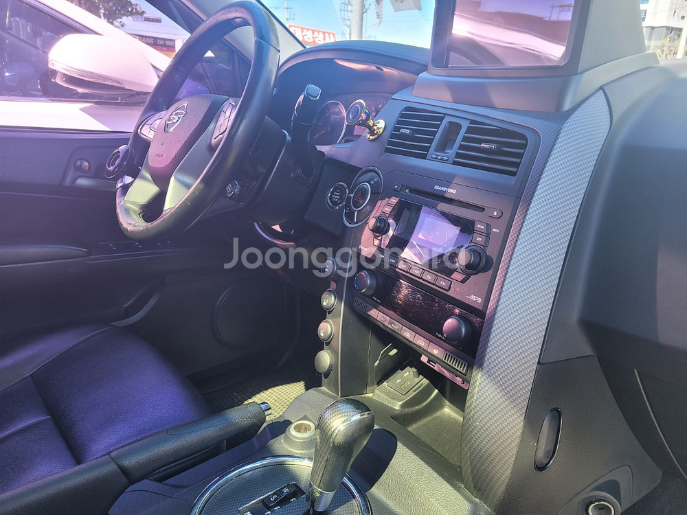 코란도스포츠 4WD 무사고 13만키로 신조차량--2