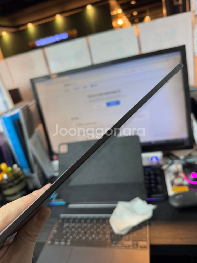 아이패드 프로 m4 13 wifi 256g, 매직키보드--9