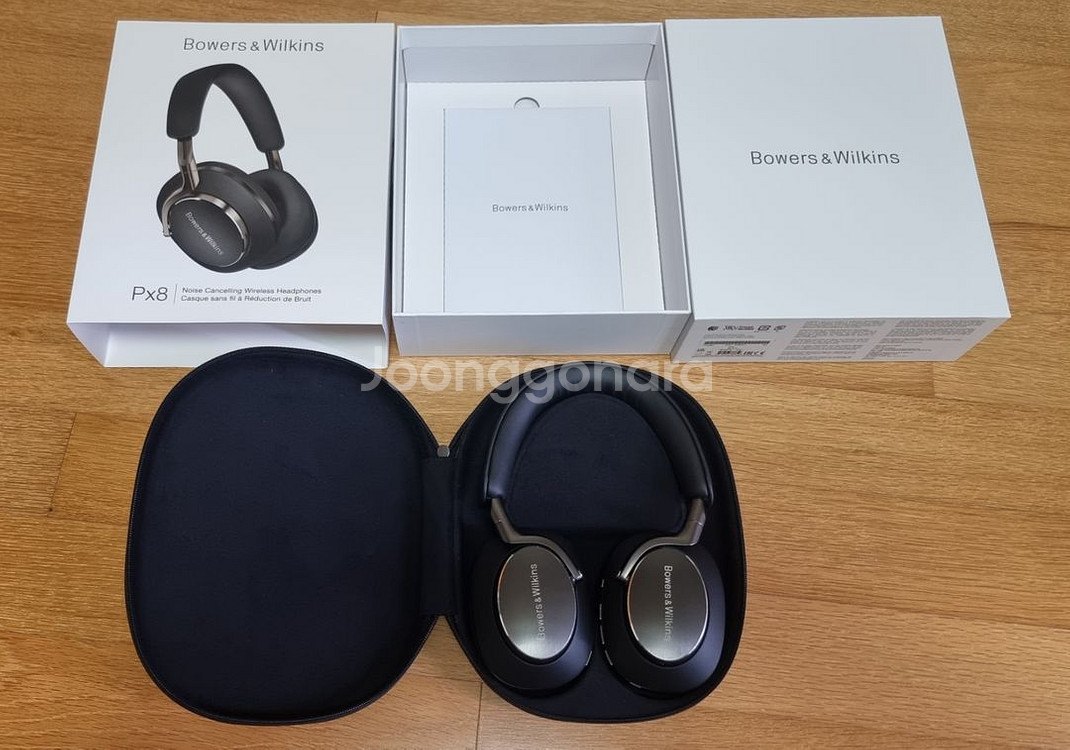 Bower&Wilkins Px8 판매합니다.--4