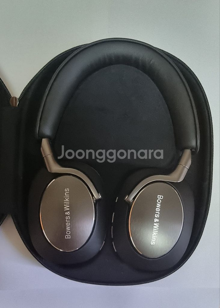 Bower&Wilkins Px8 판매합니다.--3