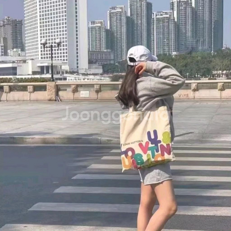 루이LV로고 프린팅 빈티지 뮤지엄기념 한정판 에코백--4