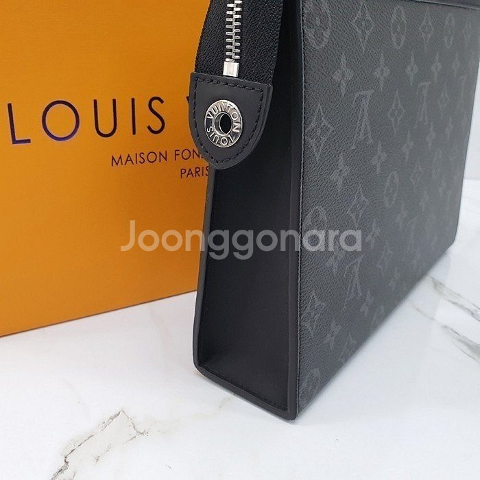 새상품 클러치 팝니다--2