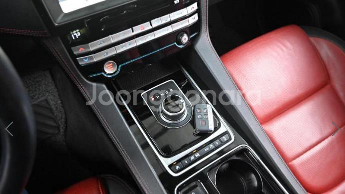 @17년식 F-페이스 2.0 20d AWD R스포츠--8