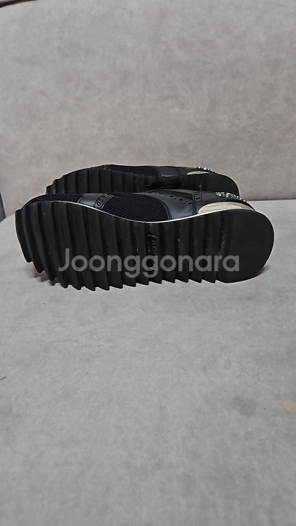 필립플레인 37. 국내 240. 상태 5회미만 새거느낌--2