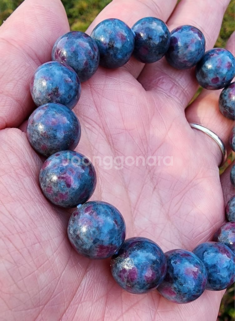 핸드메이드 AA+ 카이언나이트 (in 루비) 12.7m--1