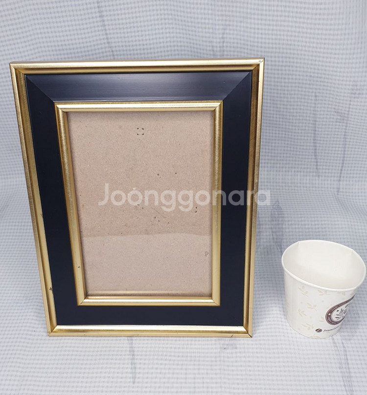 (덤)금테두리 검정 플라스틱 액자 19x24--1