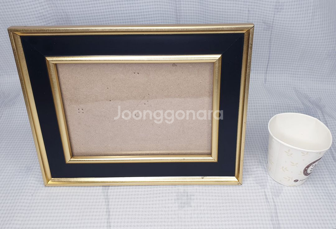 (덤)금테두리 검정 플라스틱 액자 19x24--2