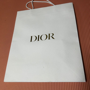 디올 DIOR 쇼핑백 판매합니다.