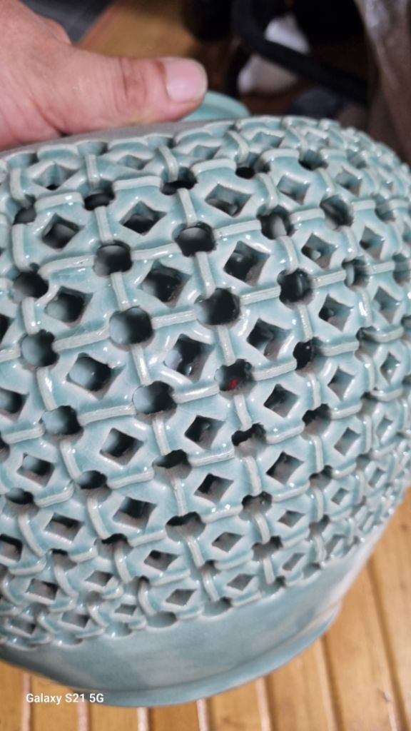 청자투각대형항아리--4