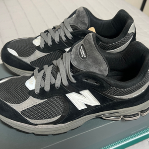 뉴발란스 M2002RR1 그레이블랙 JD Sports