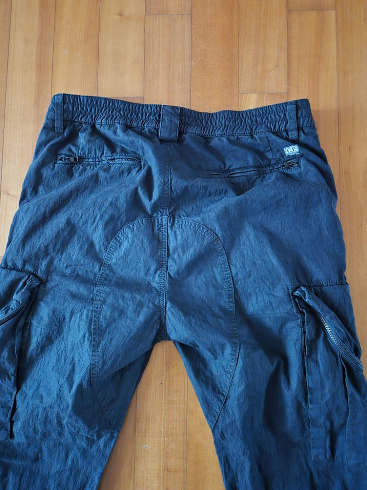 정품 CP컴퍼니 카고 고글팬츠 팝니다.--9