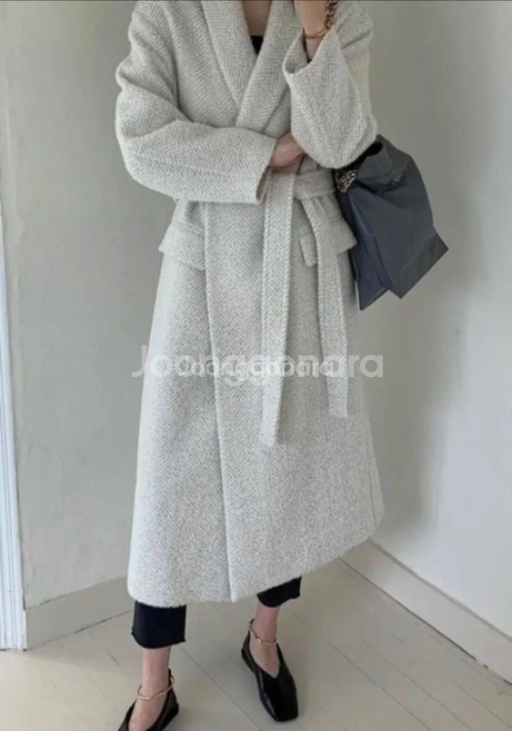 블루민 꾸안꾸 헤링본 로브코트 2사이즈--1