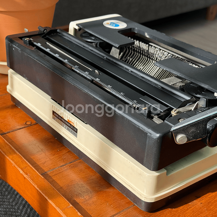 마라톤 두벌식 한글 타자기 910TR 작동 가능--6