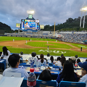 한국시리즈4차전3루테이블4연석구함