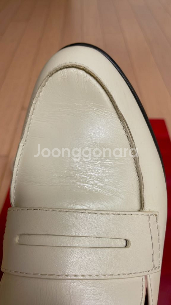 쿠에른 블로퍼 화이트 230 사이즈 판매합니다--5