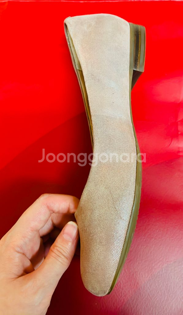 락포트 핑크펄 플랫 225 사이즈 판매합니다--2