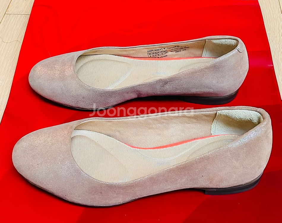 락포트 핑크펄 플랫 225 사이즈 판매합니다--1