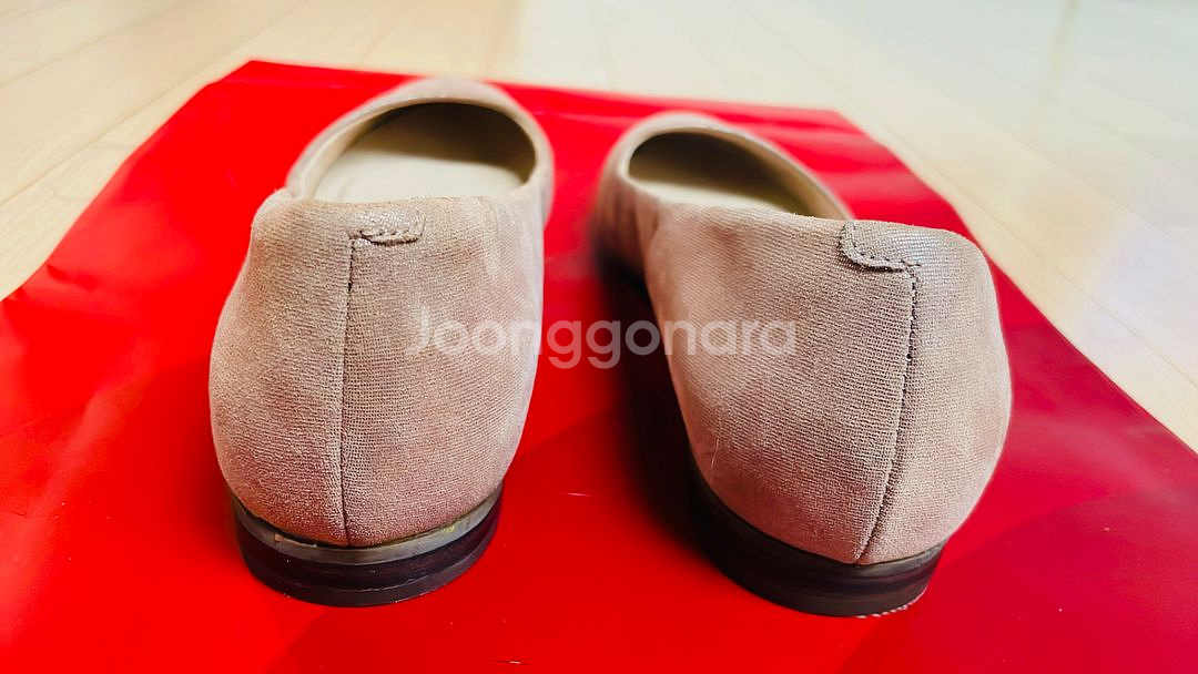 락포트 핑크펄 플랫 225 사이즈 판매합니다--6