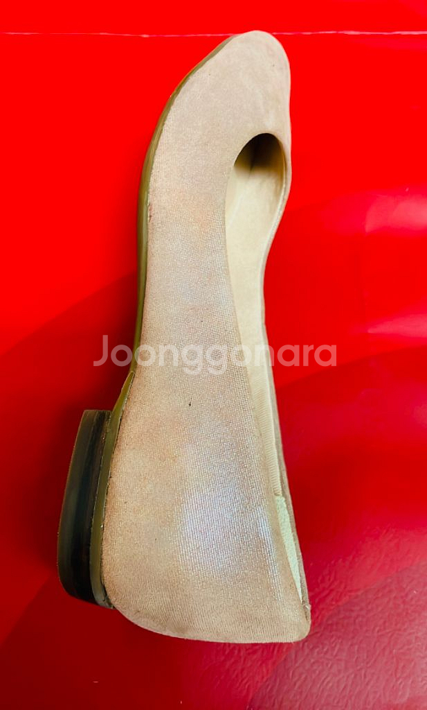 락포트 핑크펄 플랫 225 사이즈 판매합니다--5