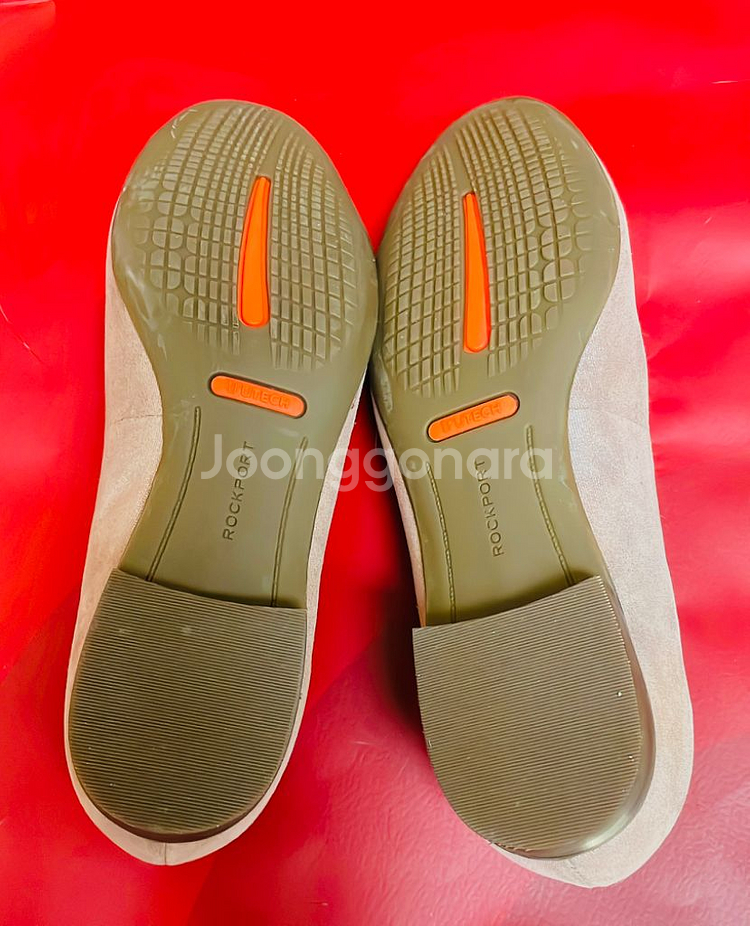 락포트 핑크펄 플랫 225 사이즈 판매합니다--7